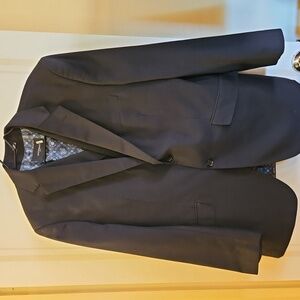 42R Statement Black 2-button Men's Suit